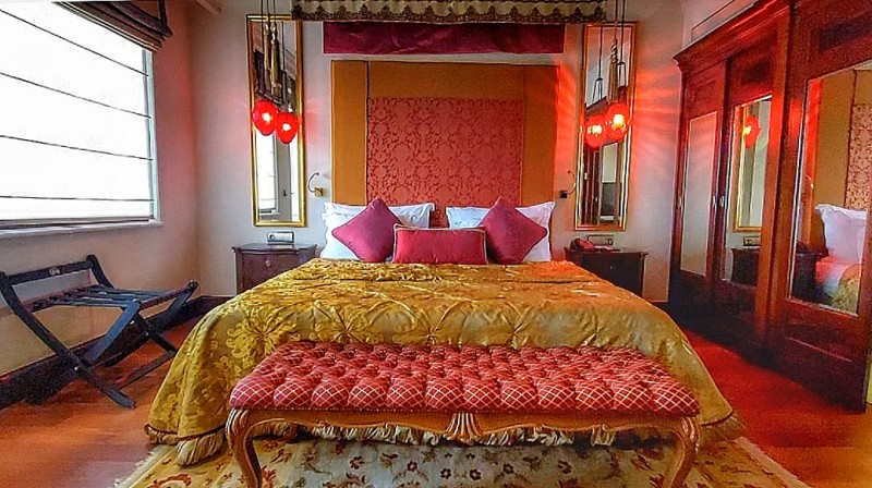 A dream vacation at the Titanic Mardan Palace, the most luxurious hotel in Antalya, costs less than you expected, in 2022