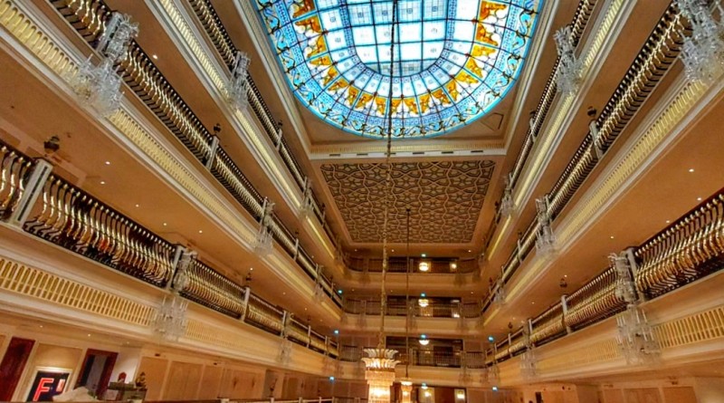 A dream vacation at the Titanic Mardan Palace, the most luxurious hotel in Antalya, costs less than you expected, in 2022