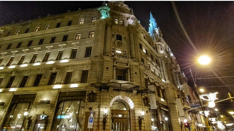 New York Cafe Budapest, the most beautiful cafe in the world!