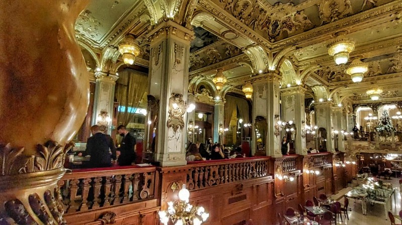 New York Cafe Budapesta, cea mai frumoasa cafenea din lume!