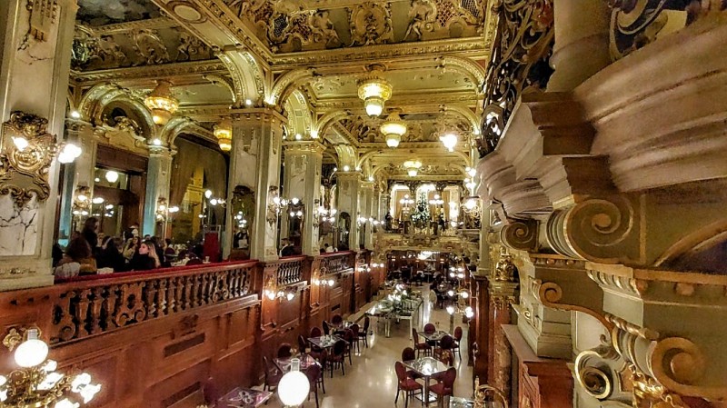 New York Cafe Budapesta, cea mai frumoasa cafenea din lume!