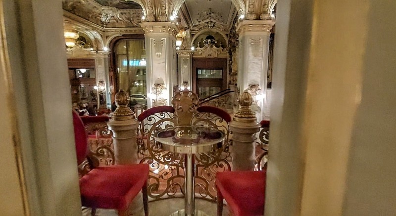 New York Cafe Budapest, the most beautiful cafe in the world!