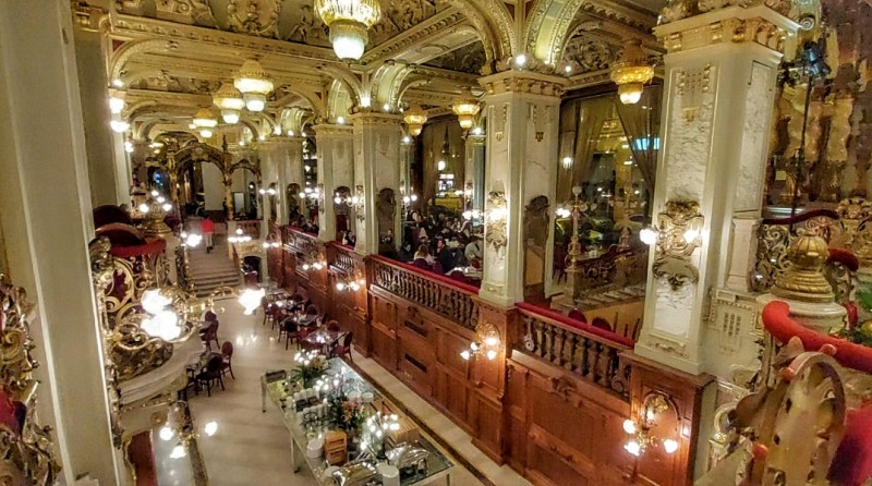 New York Cafe Budapesta, cea mai frumoasa cafenea din lume!