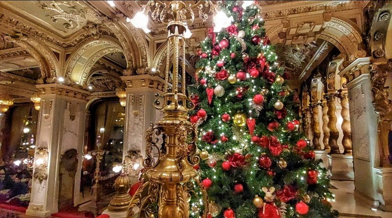 New York Cafe Budapesta, cea mai frumoasa cafenea din lume!