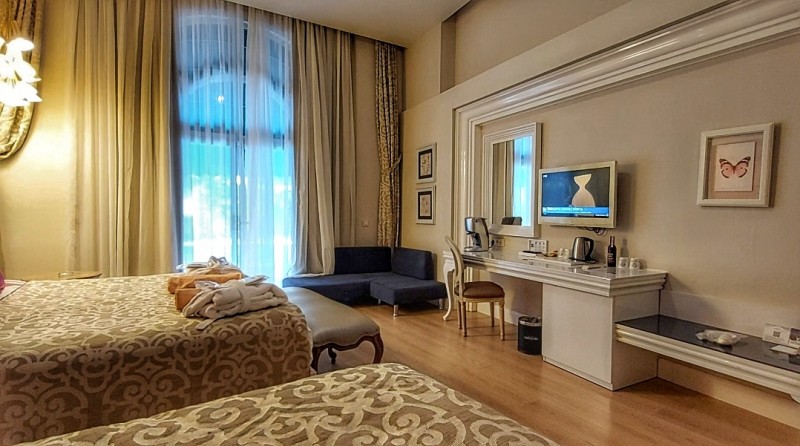 See what Delphin Imperial 5 * Antalya looks like, one of the hotels most loved by Romanians