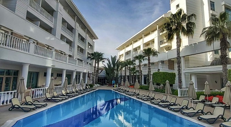 Alba Queen 5 * Antalya, hotelul plin de trandafiri, cu plaja superba